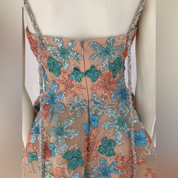 TONY WARD RTW SAMPLE SALE!! Spring/Summer 2022 #6 - Picture 5 of 10